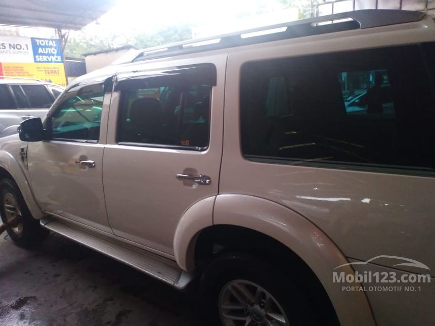 Jual Mobil  Ford  Everest  2010 XLT XLT 2 5 di Sumatera Utara 