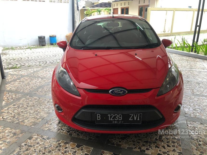 Jual Mobil Ford Fiesta 2010 Trend 1.4 di Yogyakarta 