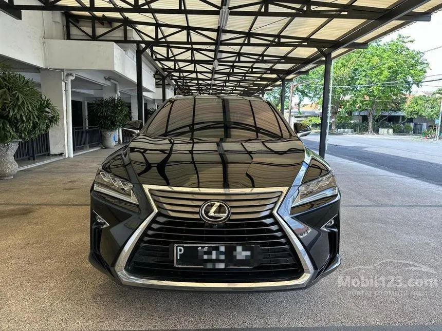 Jual Mobil Lexus RX300 2019 Luxury 2.0 di Jawa Timur Automatic SUV Hitam Rp 880.000.000