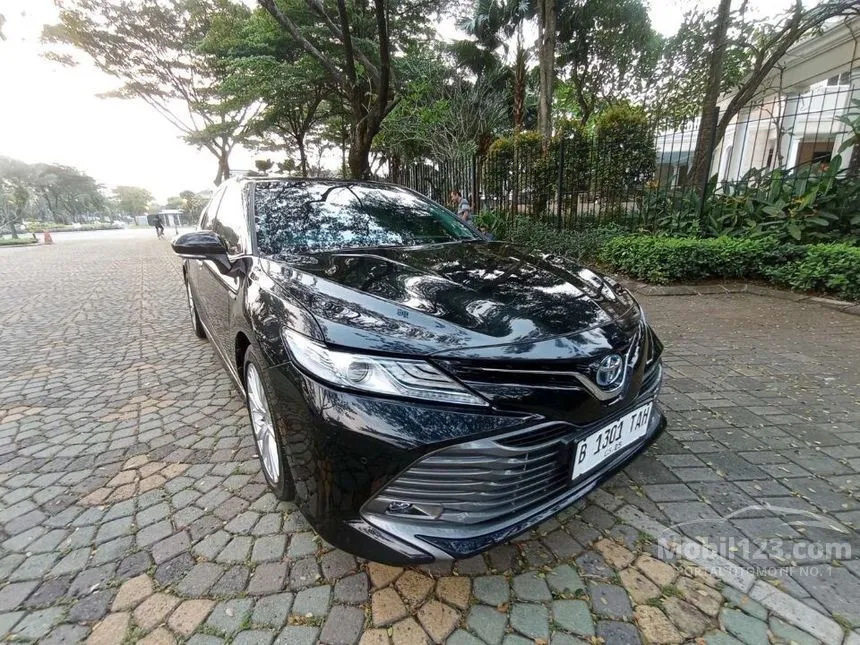 Jual Mobil Toyota Camry Hybrid 2020 HV 2.5 di Jawa Barat Automatic Sedan Hitam Rp 495.000.000