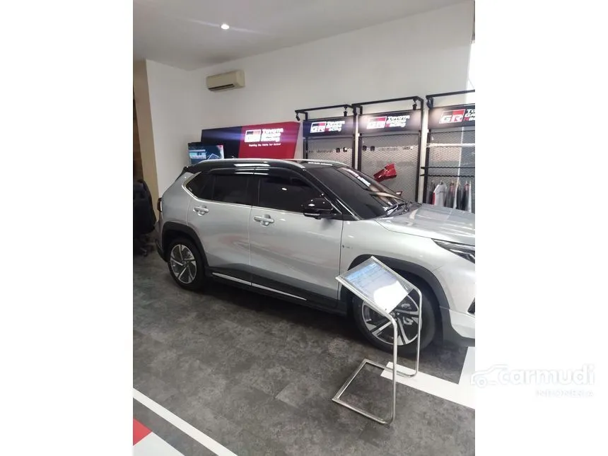 2026 Toyota Yaris Cross S HV with GR Parts Aero Pkg SUV