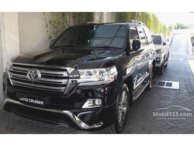 Toyota Land  Cruiser  Mobil  Bekas Baru dijual di Indonesia 