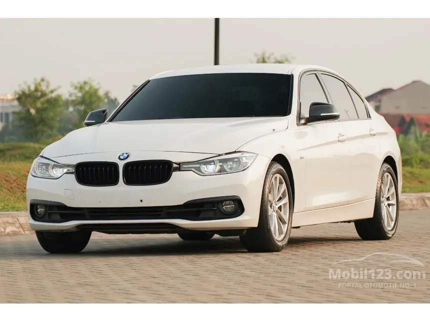 2017 BMW 320i Sport Sedan