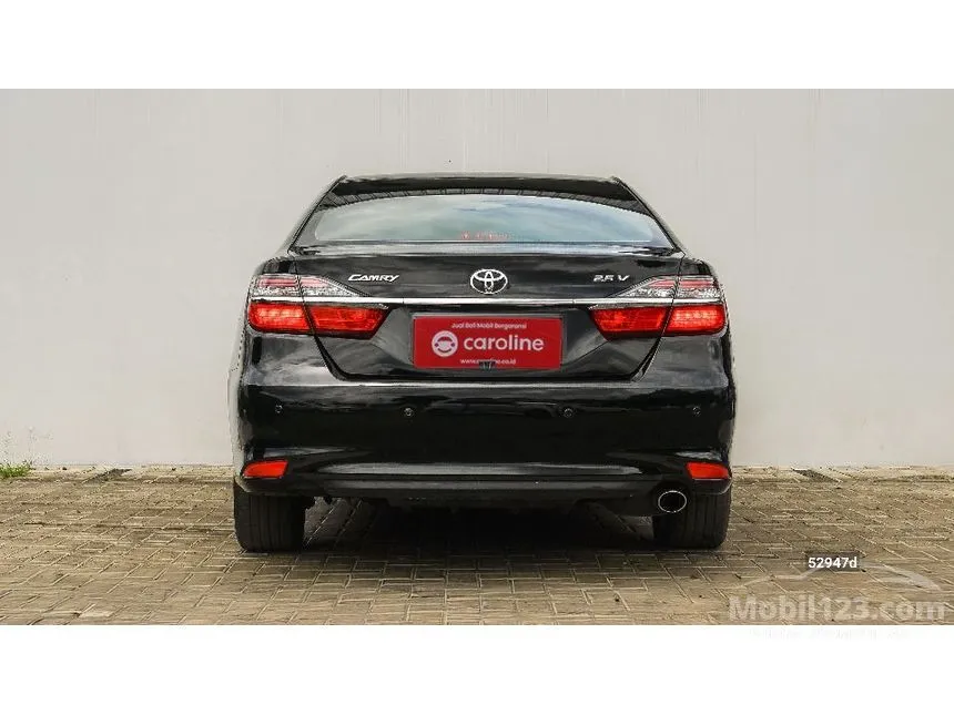 2015 Toyota Camry V Sedan