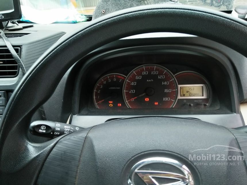 2011 Daihatsu Xenia R ATTIVO MPV