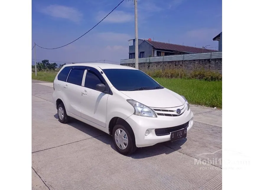 Jual Mobil Daihatsu Xenia 2014 D STD 1.0 di Jawa Barat Manual MPV Putih Rp 97.000.000