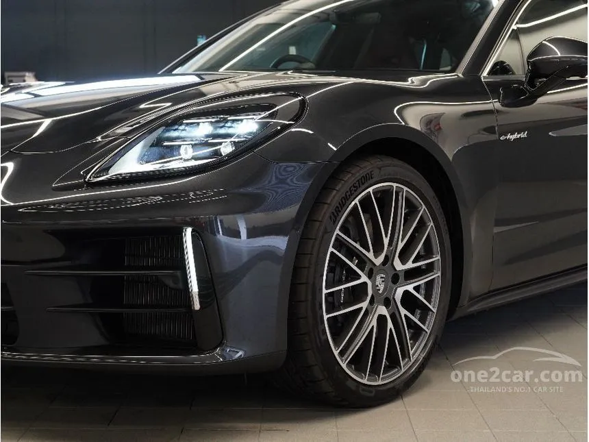 2025 Porsche PANAMERA 4 E-Hybrid Sedan