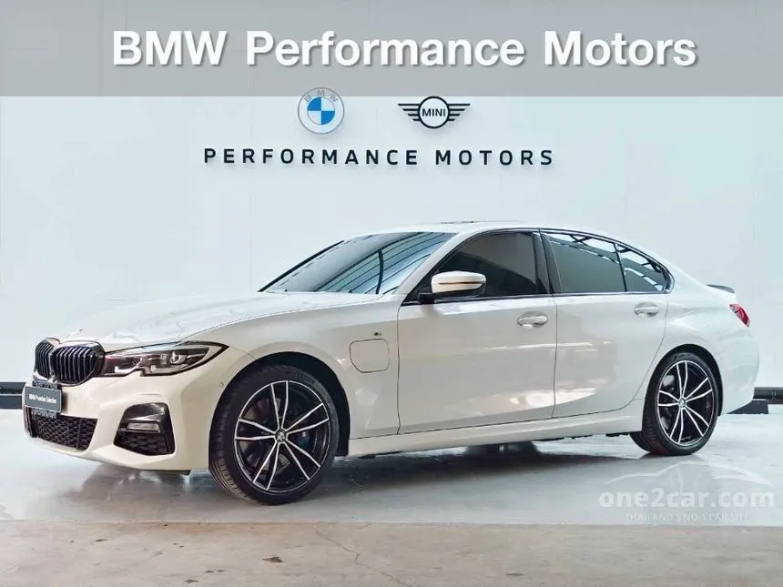2020 BMW 330e M Sport Sedan
