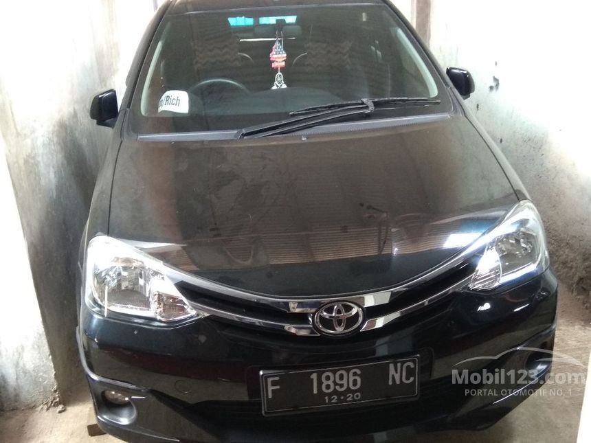 2015 Toyota Etios Valco G Hatchback