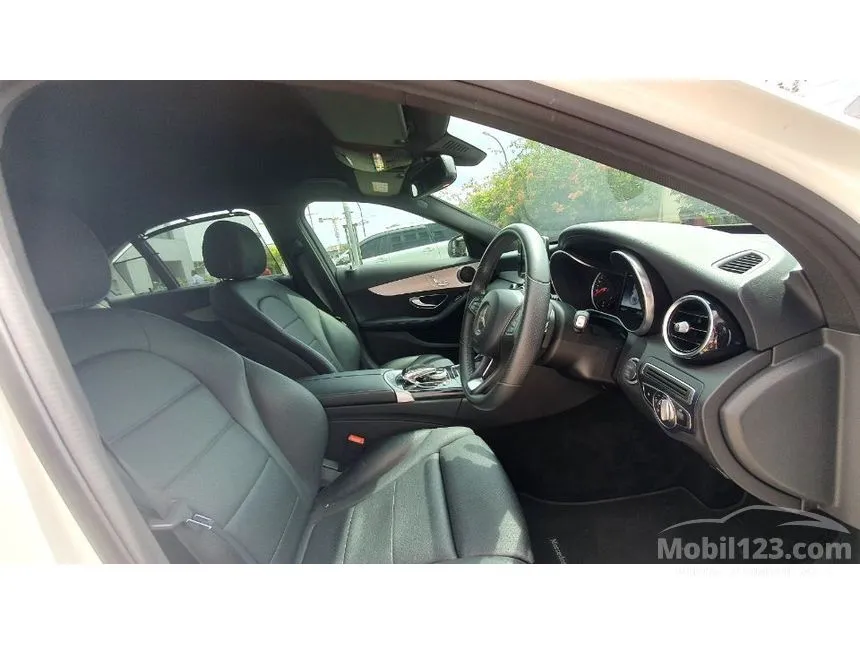 2018 Mercedes-Benz C200 AMG Line Sedan
