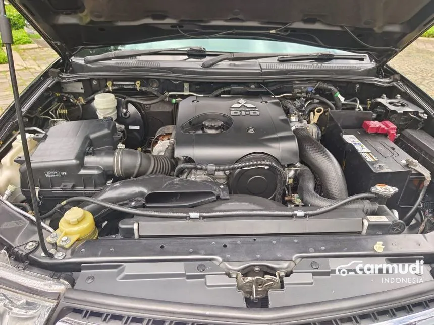 2015 Mitsubishi Pajero Sport Dakar 4X2 SUV