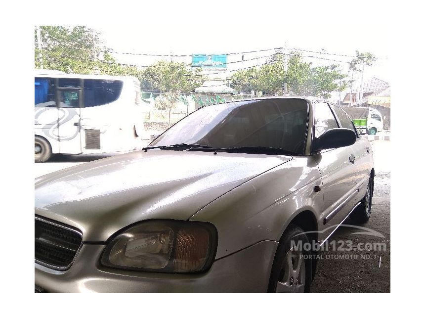 2001 Suzuki Baleno Sedan