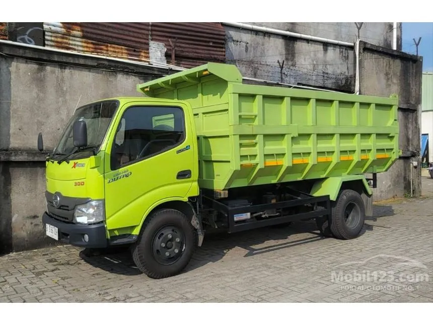 Jual Mobil Hino Dutro 2022 136 HD 4.0 di DKI Jakarta Manual Trucks Hijau Rp 364.000.000