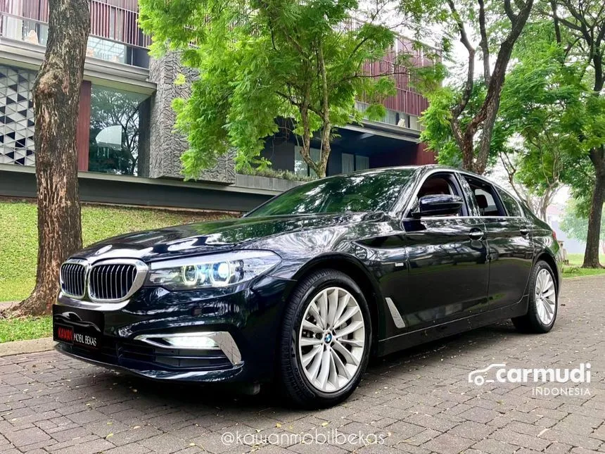 2018 BMW 530i Luxury Sedan