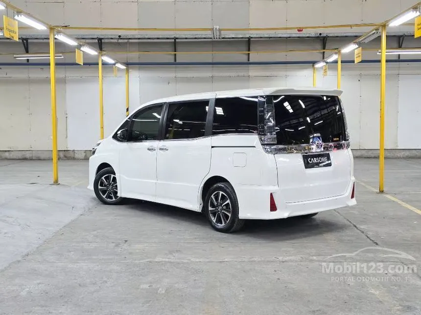 2018 Toyota Voxy MPV