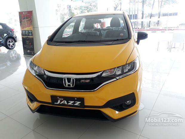 Honda Jazz  Mobil  Bekas Baru  dijual di Jawa timur 