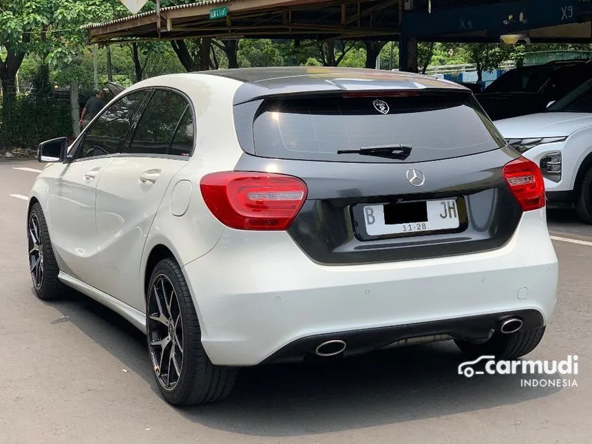 2013 Mercedes-Benz A200 Urban Hatchback