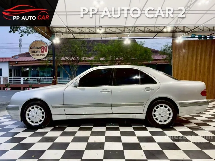 2000 Mercedes-Benz E240 Avantgarde Sedan
