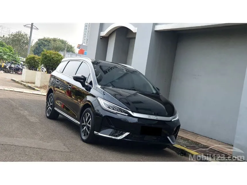 2025 BYD M6 Superior Captain 6 Seater MPV