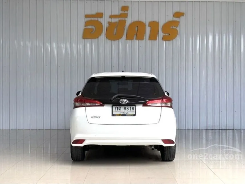 2018 Toyota YARIS J Hatchback