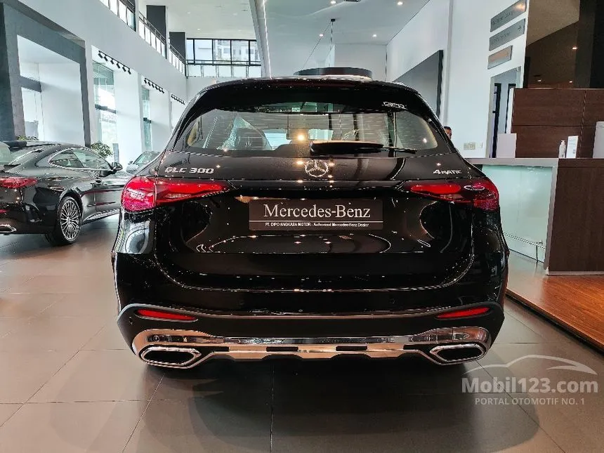 2025 Mercedes-Benz GLC300 AMG Line 4MATIC SUV