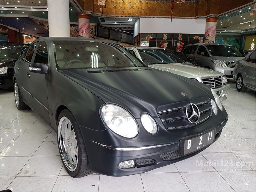 Jual Mobil Mercedes-Benz E260 2004 E260 2.6 di Jawa Barat Automatic