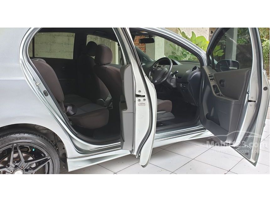Jual Mobil Toyota Yaris 2011 S Limited 1.5 di Yogyakarta Jual Mobil Toyota Yaris 2011 S Limited 1.5 di Yogyakarta