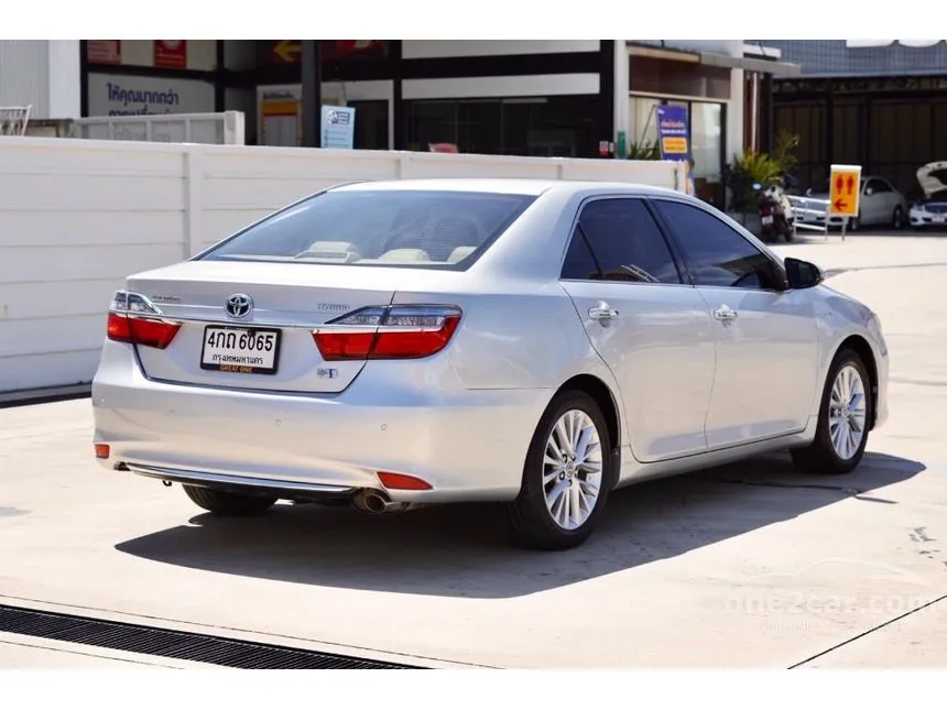 2015 Toyota CAMRY Hybrid Sedan