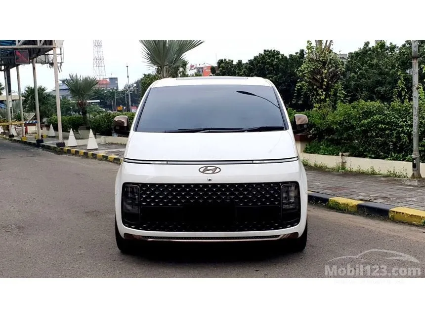 Jual Mobil Hyundai Staria 2022 Signature 9 2.2 di DKI Jakarta Automatic Wagon Putih Rp 696.000.000