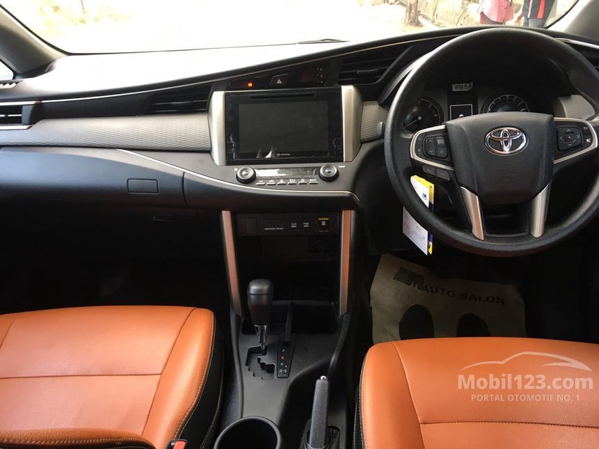 Jual Mobil Toyota Kijang Innova 2017 V 2.4 di Jawa Tengah 