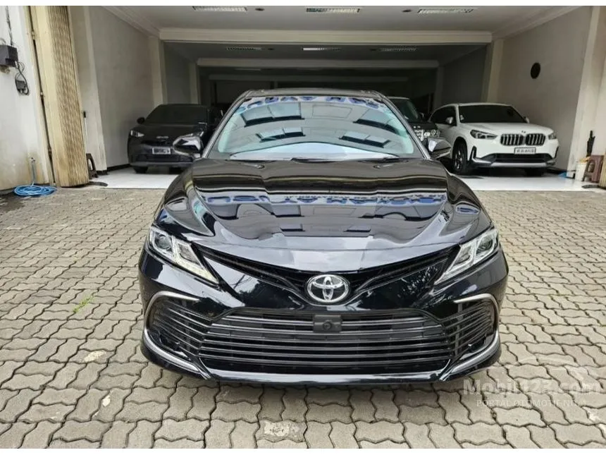 2023 Toyota Camry V Sedan