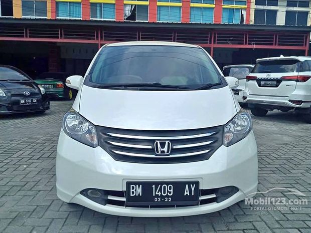 Honda Freed 1 5 Mobil Bekas Baru Dijual Di Riau Indonesia Dari 2 Mobil Di Mobil123