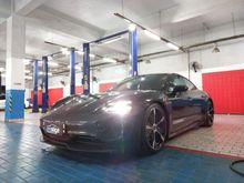 2020 Porsche Taycan 0 4S Sedan tersedia juga Brand New 2021 Porsche Taycan 4S Volcano Grey Metallic on Black-Bordeaux Red