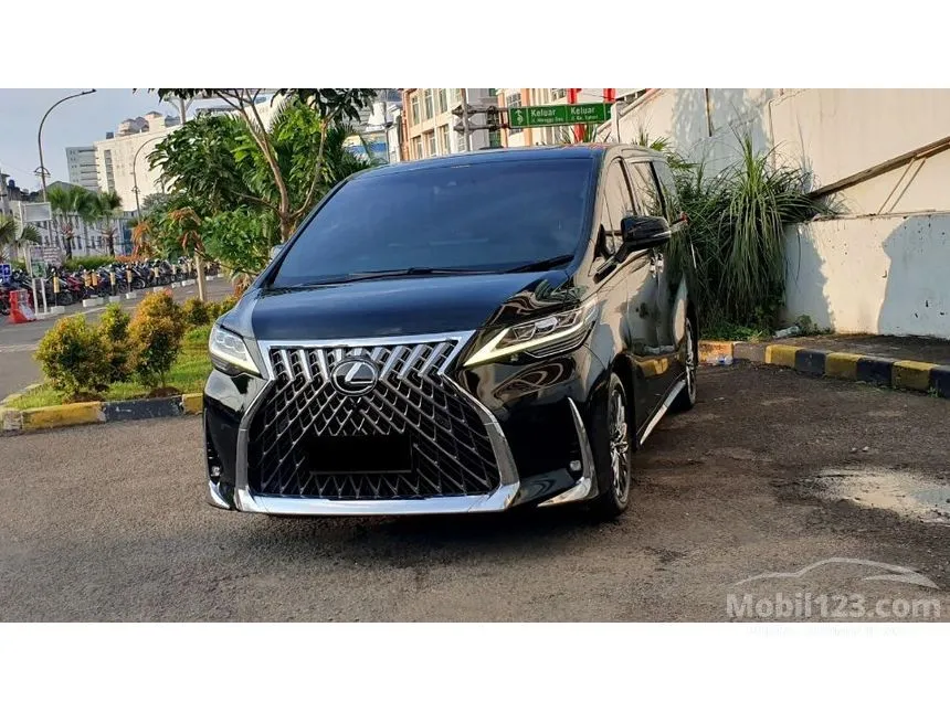 2020 Lexus LM 350 4 Seater MPV