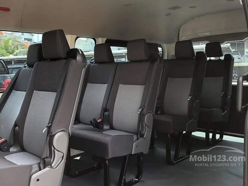 2025 Toyota Hiace Premio Van