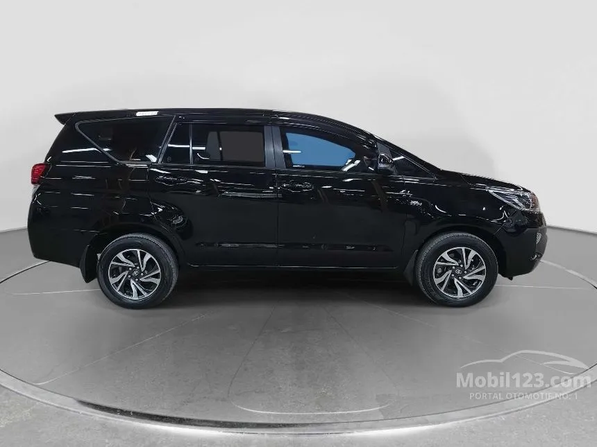 2022 Toyota Kijang Innova V MPV