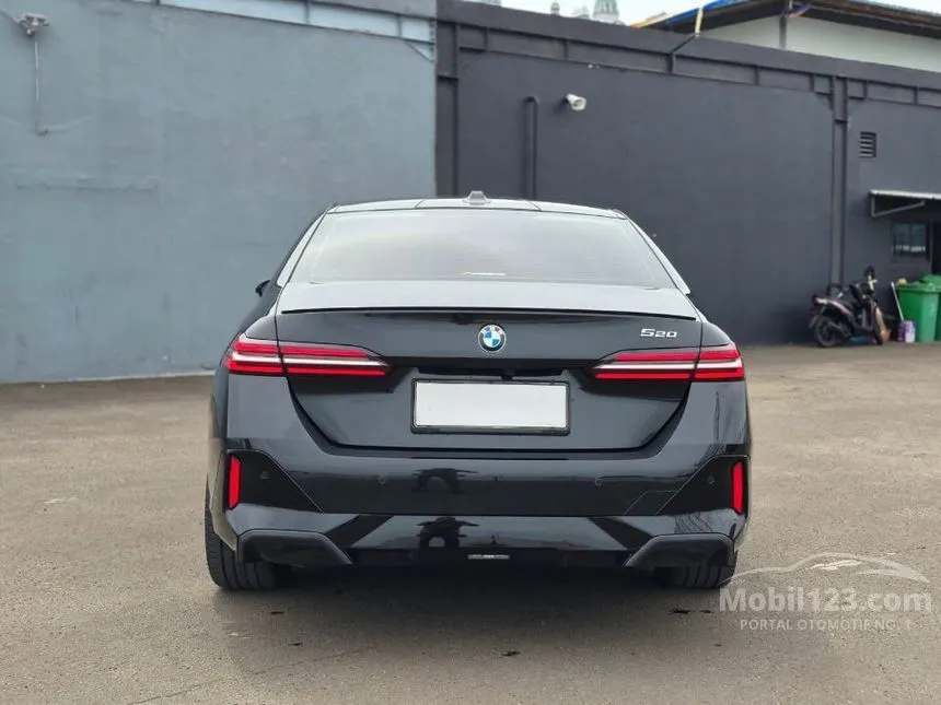 2024 BMW 520i M Sport Sedan