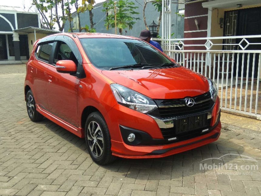 Jual Mobil Daihatsu Ayla 2017 R Deluxe 1.2 di Jawa Timur 