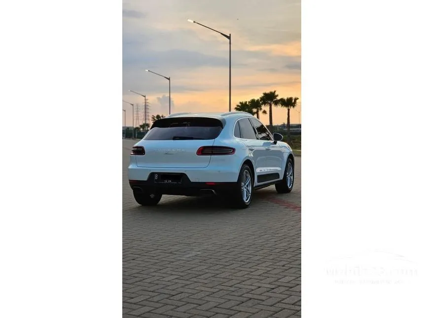 2014 Porsche Macan SUV