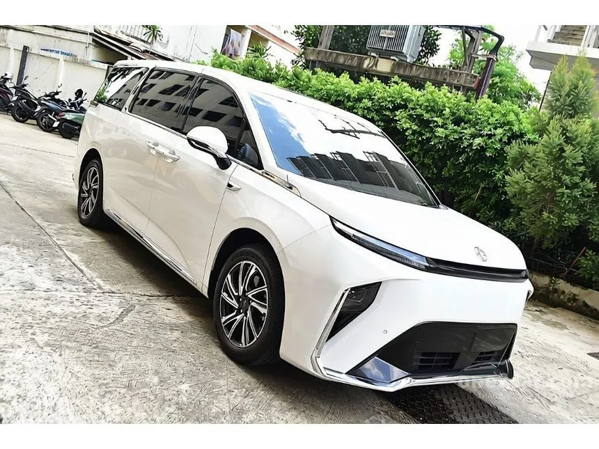 2023 MG Maxus9 X Van