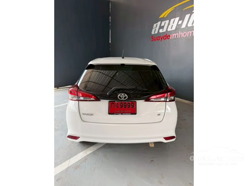2018 Toyota YARIS E Hatchback