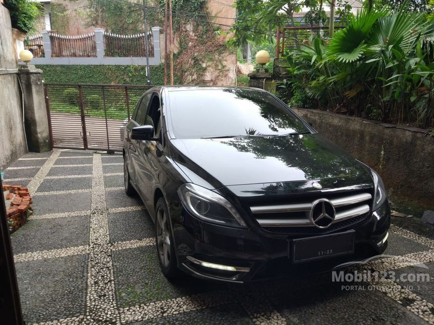 Jual Mobil Mercedes-Benz B200 2013 Sport 1.6 di DKI 