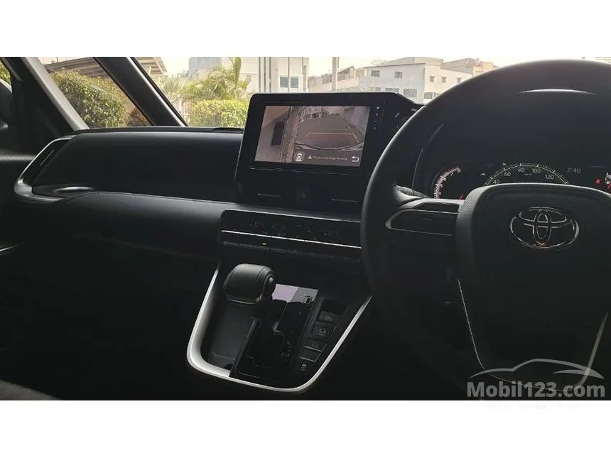 2024 Toyota Voxy (Premium Color) MPV