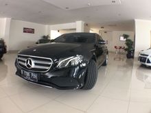 Mercedes-Benz E250 2.0 Th 2016 Pemakaian Th 2017 Hitam Km 3rb Kondisi Seperti Baru
