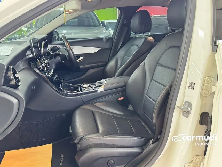 2016 Mercedes-Benz C200 Avantgarde Sedan