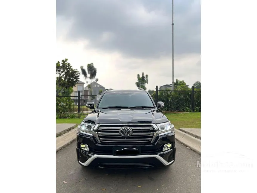 2014 Toyota Land Cruiser 200 Full spec SUV