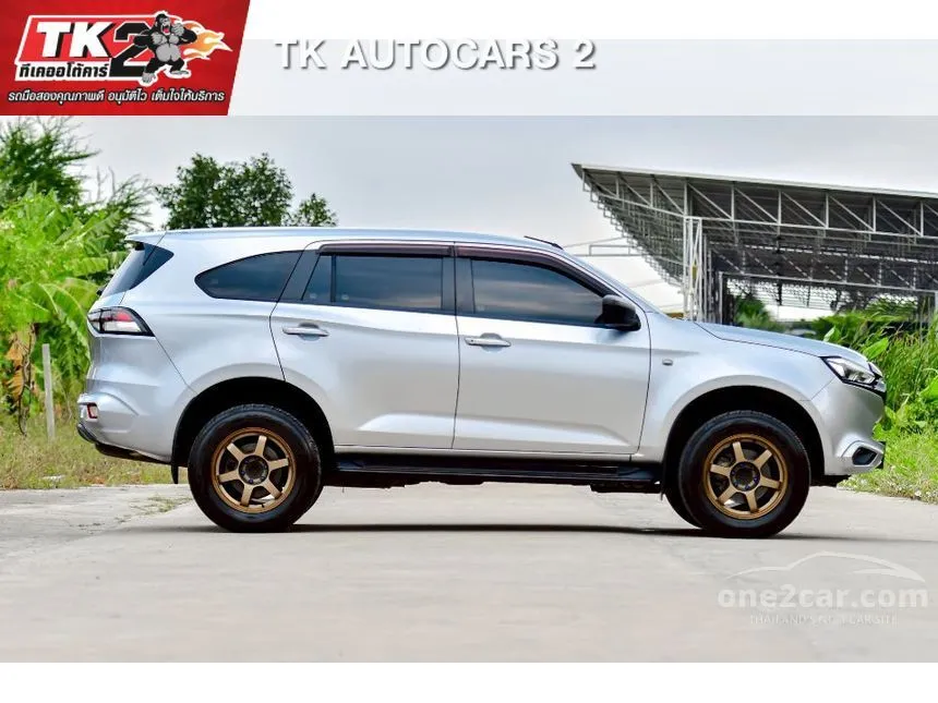 2022 Isuzu MU-X Active SUV
