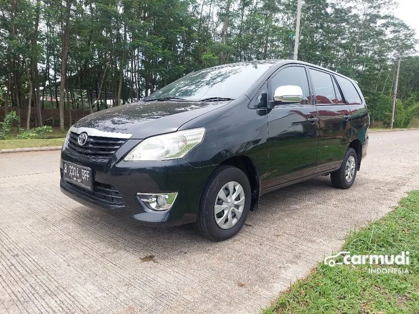 2014 Toyota Kijang Innova J MPV