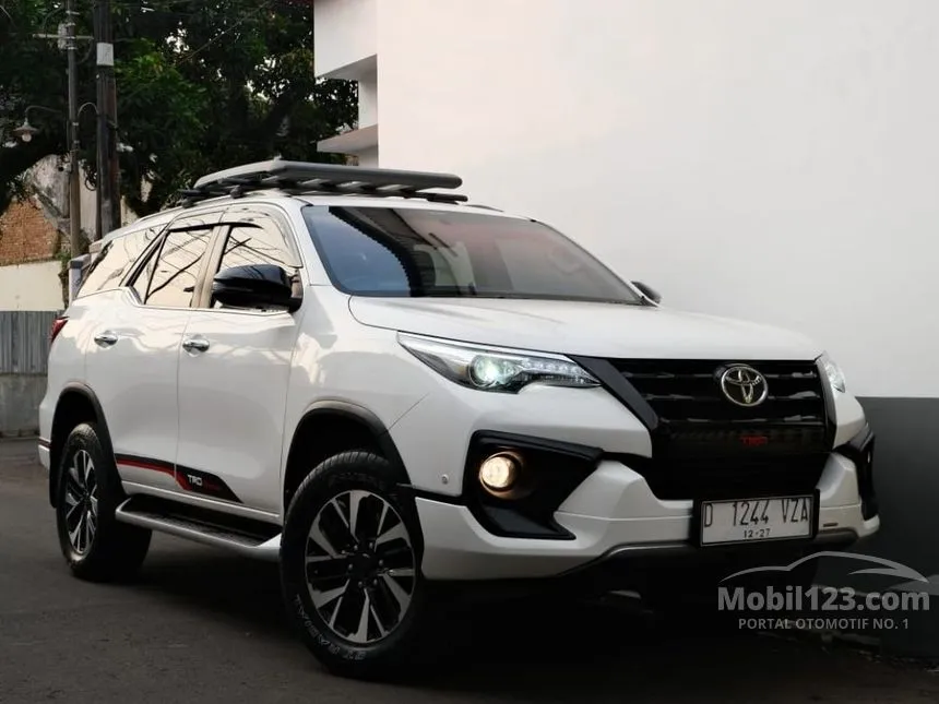 Jual Mobil Toyota Fortuner 2018 VRZ 2.4 di Jawa Barat Automatic SUV Putih Rp 425.000.000