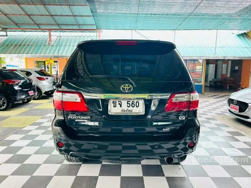 2011 Toyota FORTUNER V SUV